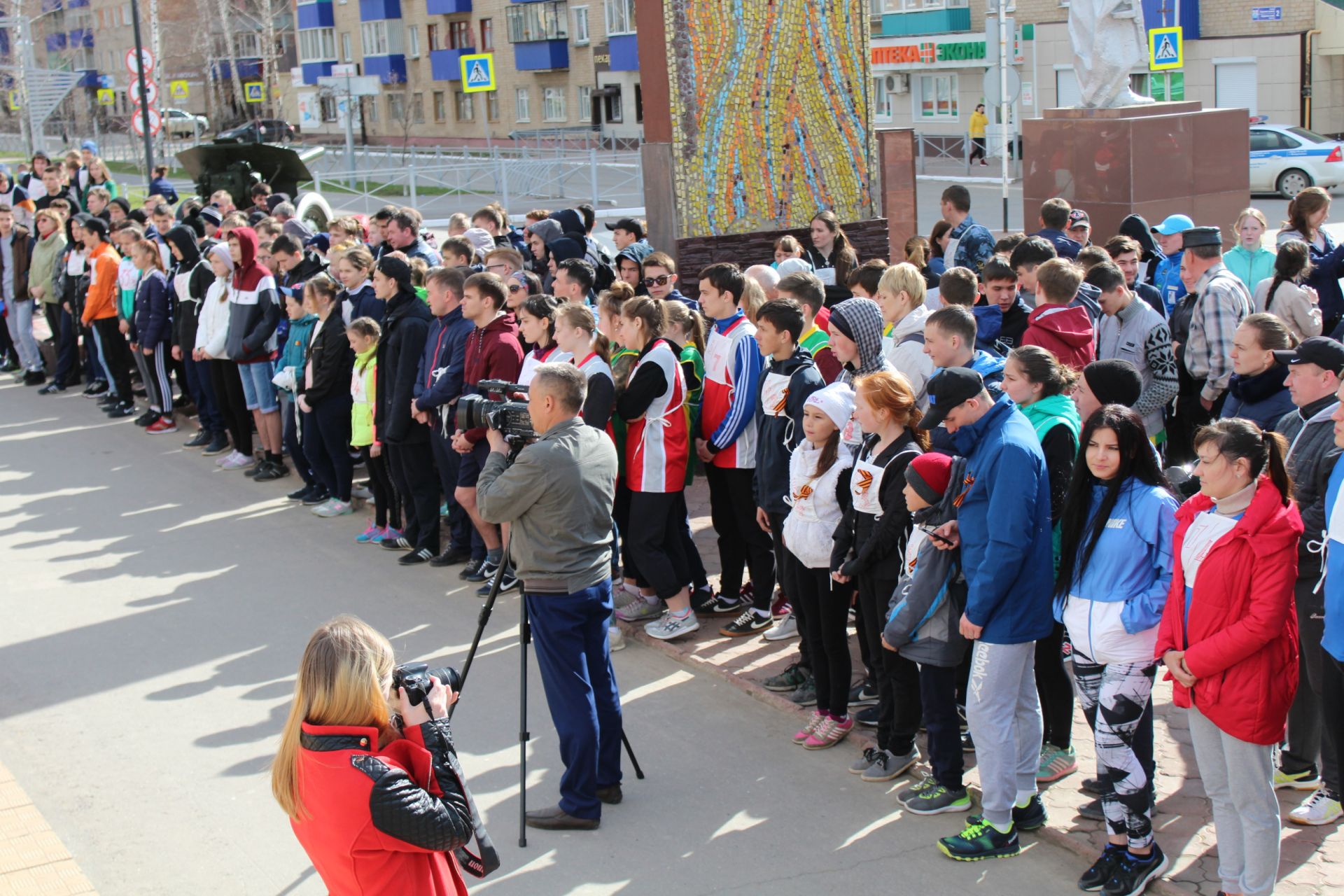 В Менделеевске прошла легкоатлетическая «Эстафета Мира»