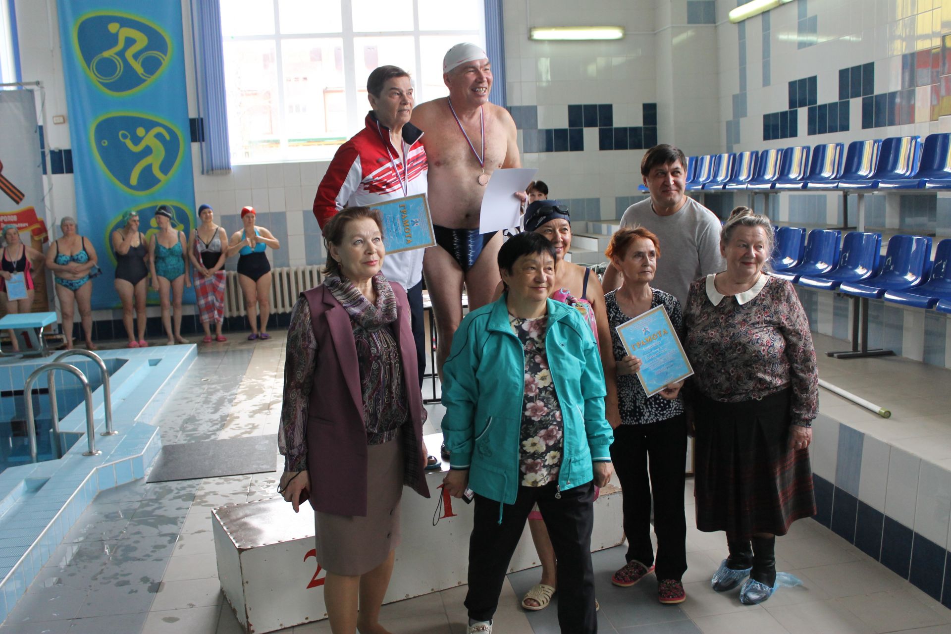 В Менделеевске прошли соревнования по плаванию среди ТОСов