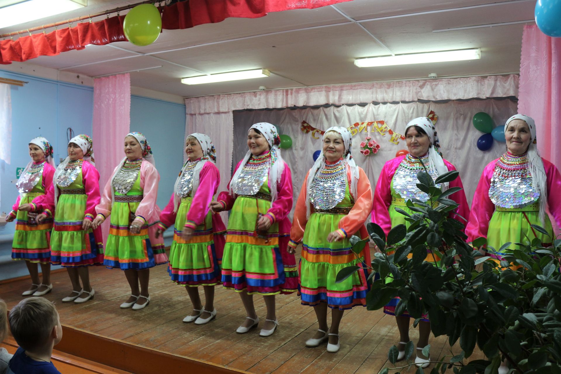 Народный марийский ансамбль "Элнет" принял участие в мероприятиях Алнашского района