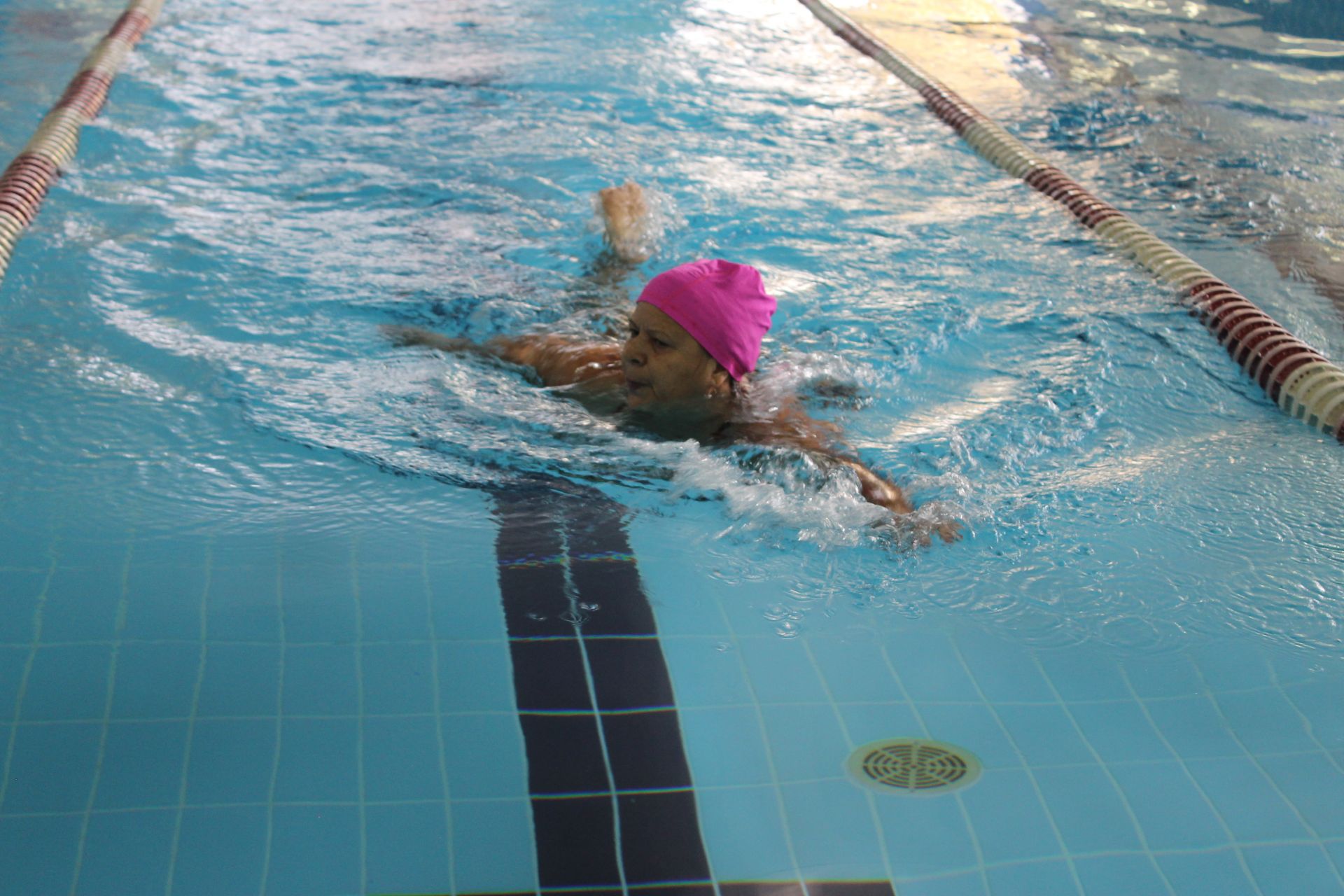 В рамках декады пожилых людей в Менделеевске прошли соревнования по плаванию