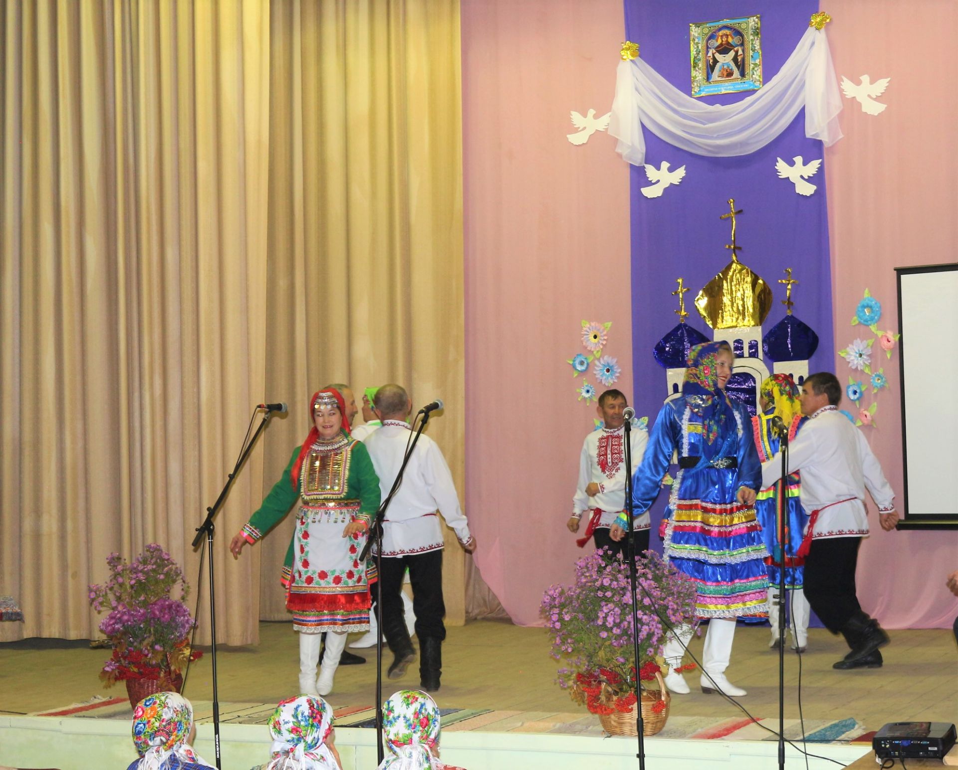 Народный марийский ансамбль "Элнет" принял участие в межрайонном фестивале народного творчества
