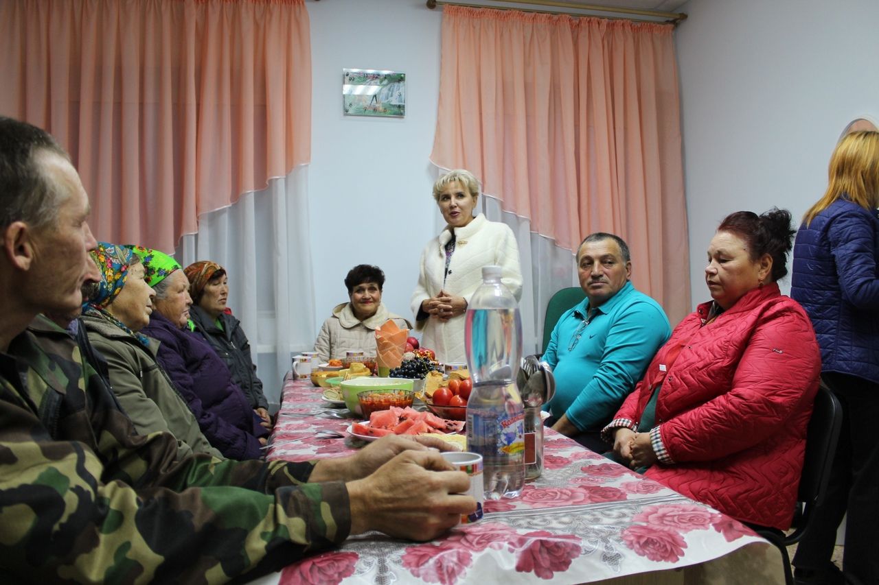В Менделеевском районе продолжаются встречи с пожилыми