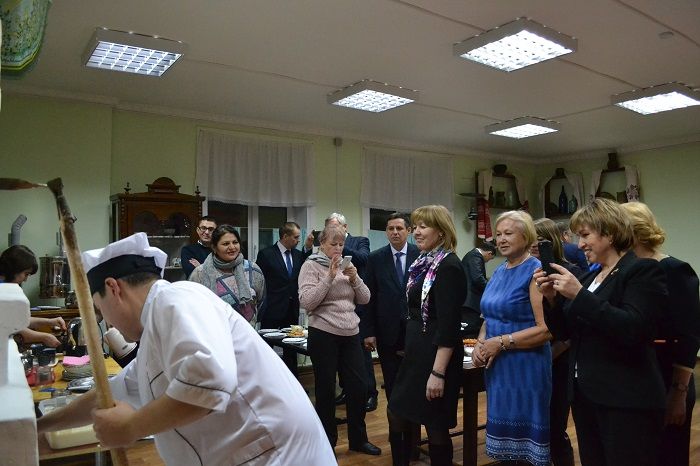 Делегация профсоюза химиков посетила Менделеевск