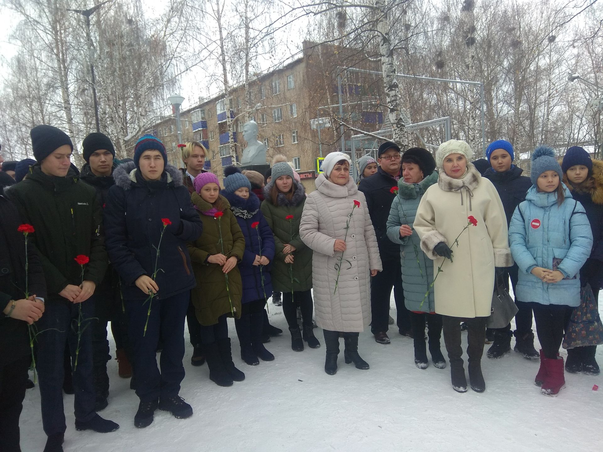 Как в Менделеевске прошёл митинг в честь Дня Героев Отечества