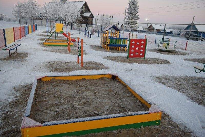 В селе Камаево Менделеевского района открыли детскую площадку