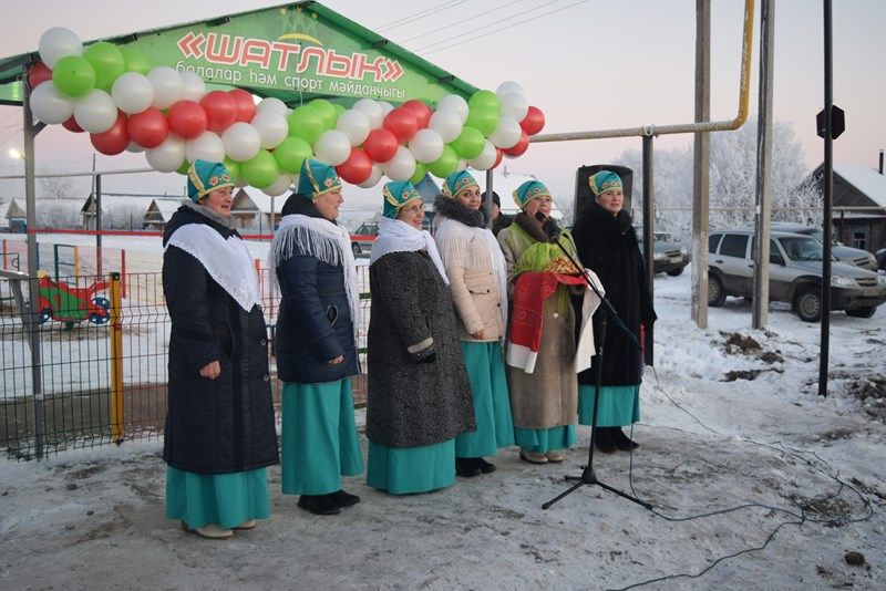 В селе Камаево Менделеевского района открыли детскую площадку