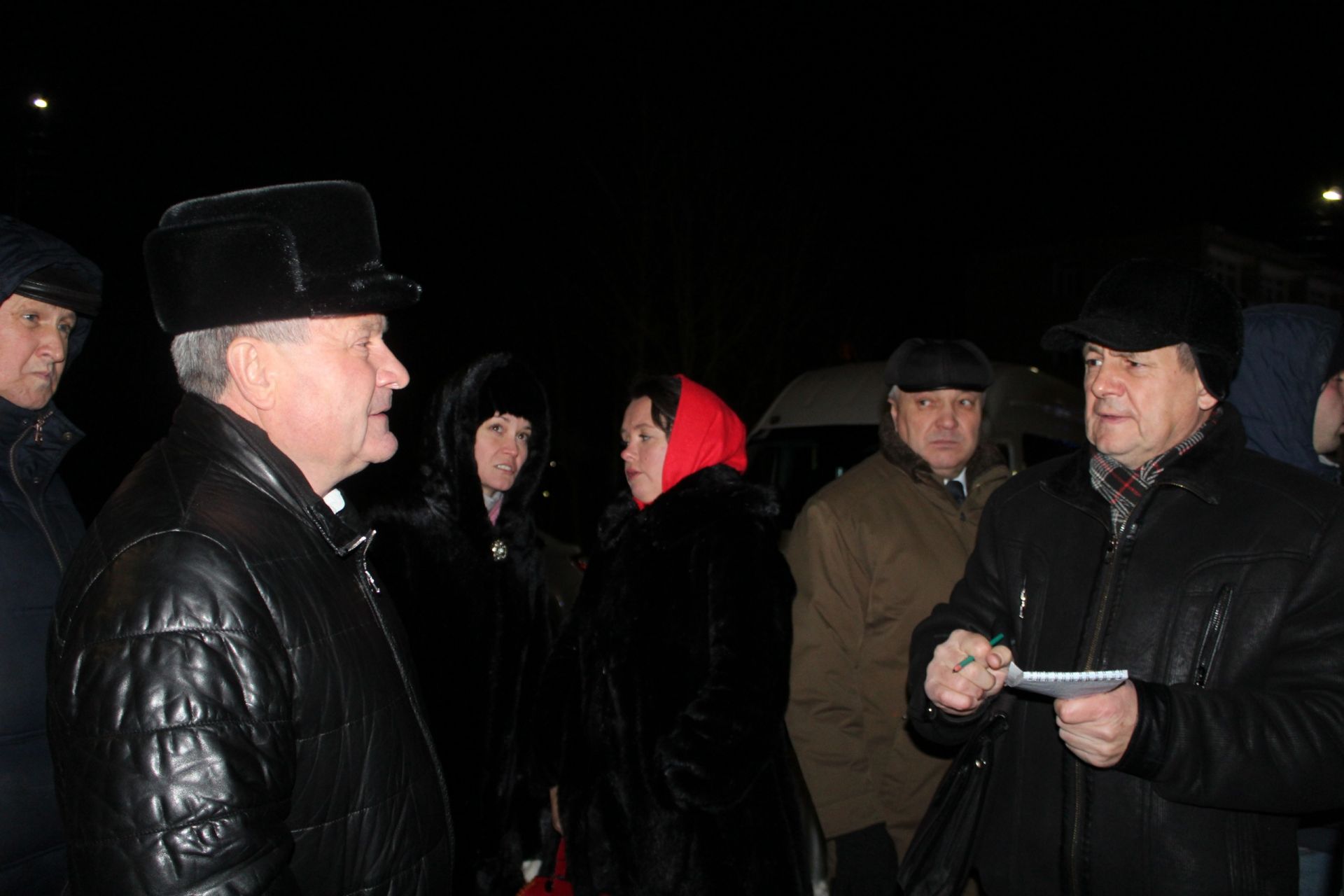 Владимир Фролов: «Менделеевск должен быть украшен по-новогоднему к 15 декабря»