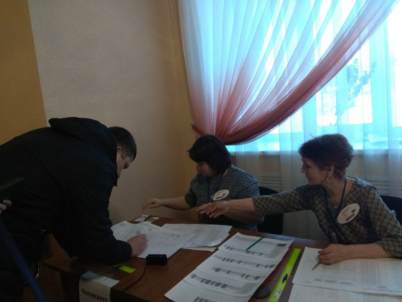 На избирательном участке №1909 менделеевцы голосуют электронно
