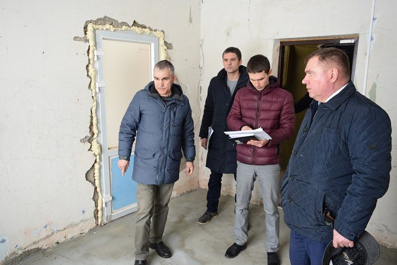Глава района В. Чершинцев выезжал по объектам капитального ремонта