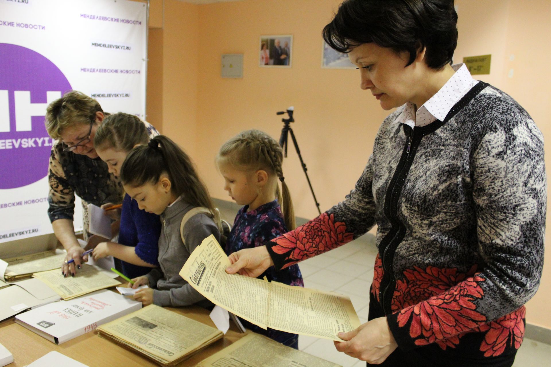 Ученики гимназии готовят проект про «Менделеевские новости»