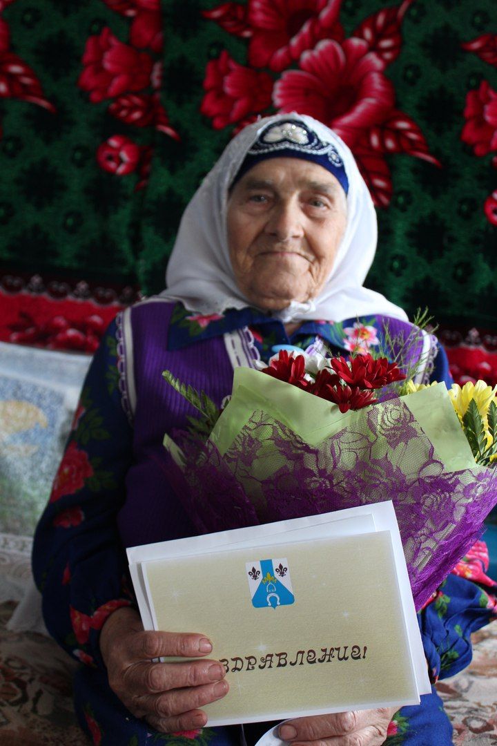 Жительница Менделеевского района Тазиба Ахтямзянова отметила 90-летие