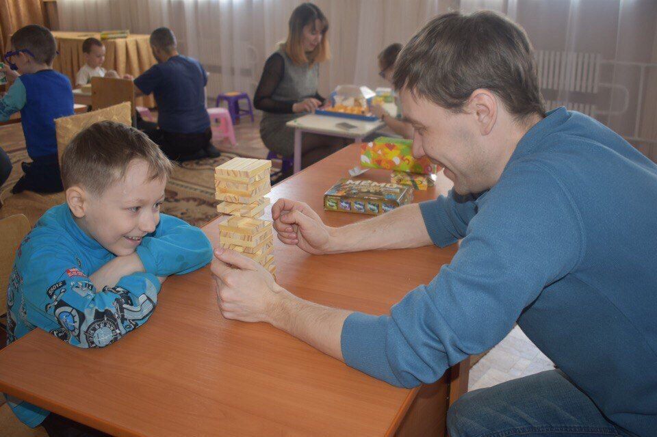 «Играем вместе с папой!»: в Менделеевске прошло мероприятие выходного дня