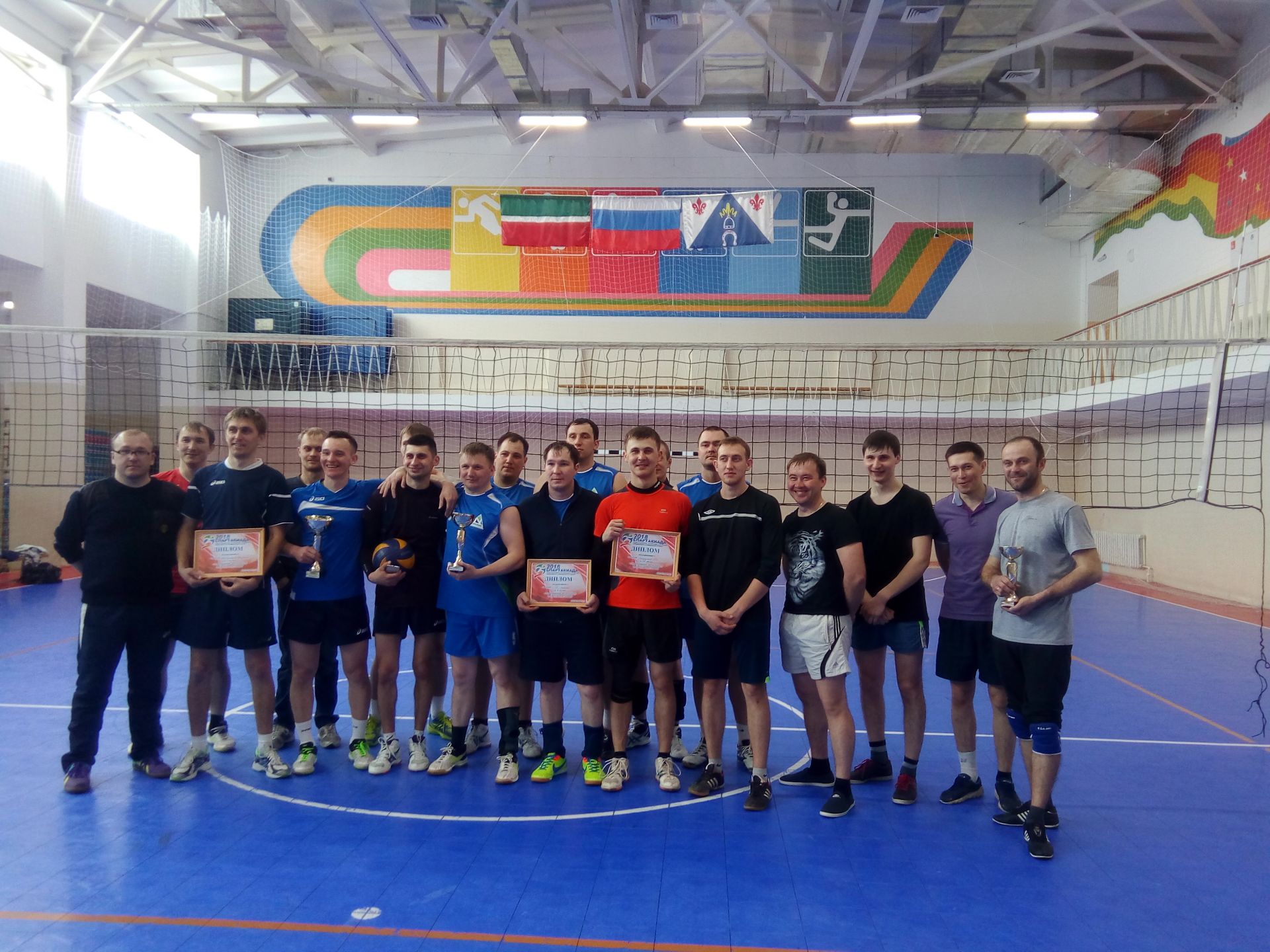 В рамках Спартакиады среди предприятий в Менделеевском районе прошли соревнования по волейболу