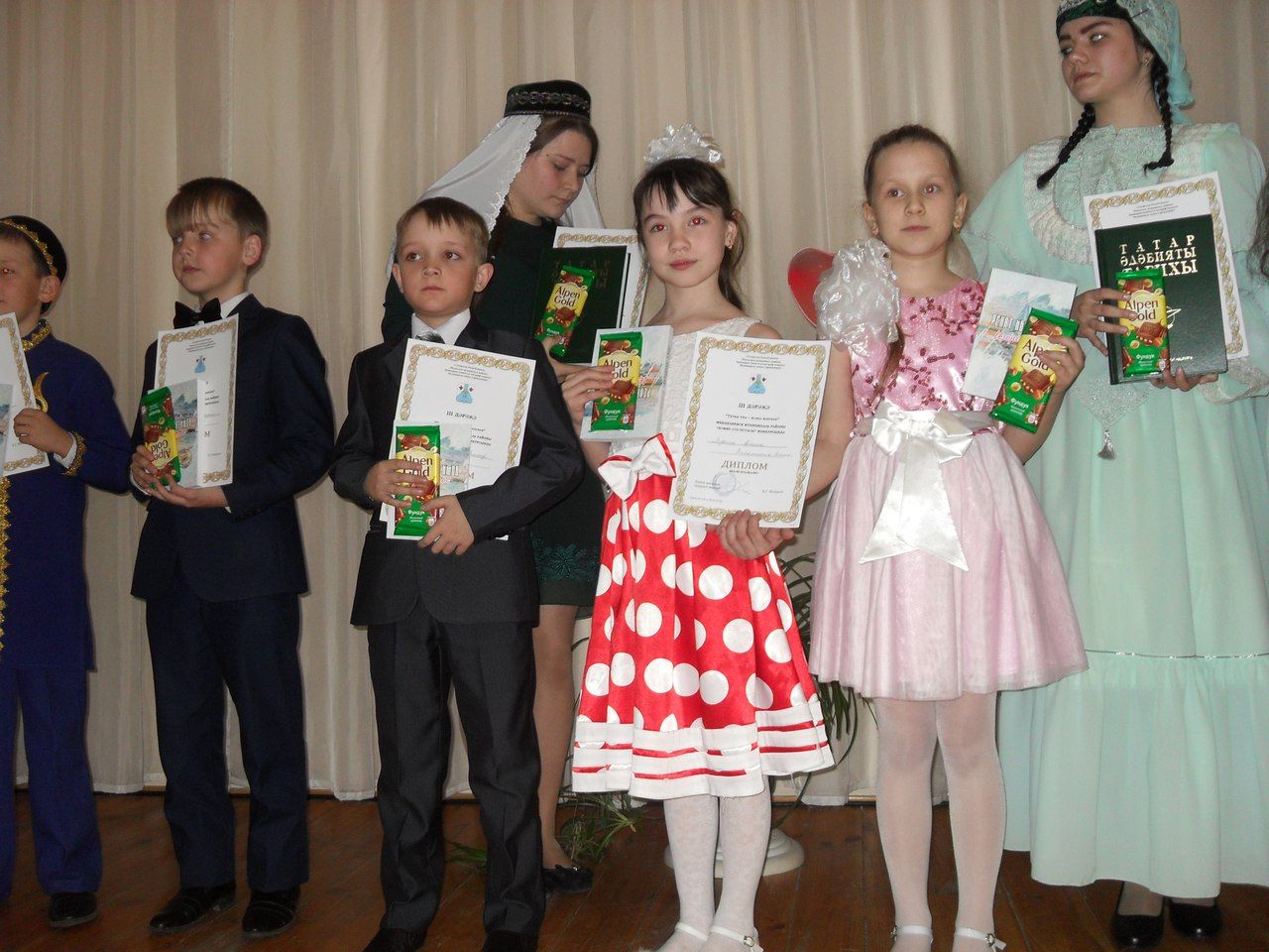 Динара Сиразетдинова из Абалачи завоевала Гран-при в районном конкурсе чтецов