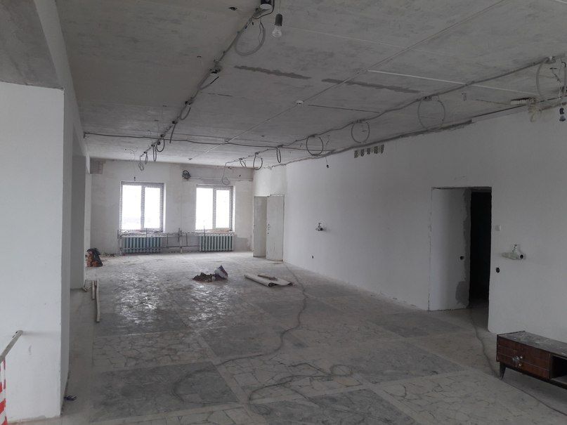 В Менделеевске полным ходом идёт капитальный ремонт молодежного центра «Яшьлек»
