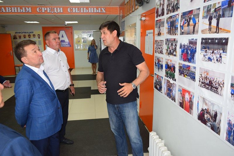 Для делегации Панфиловского района Алматинской области Республики Казахстан провели экскурсию по Менделеевску