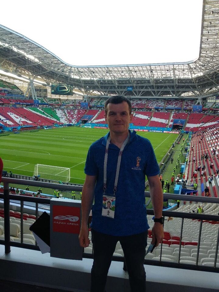 Рустам Галкин развевал флаг с надписью “Менделеевск” на ЧМ по футболу