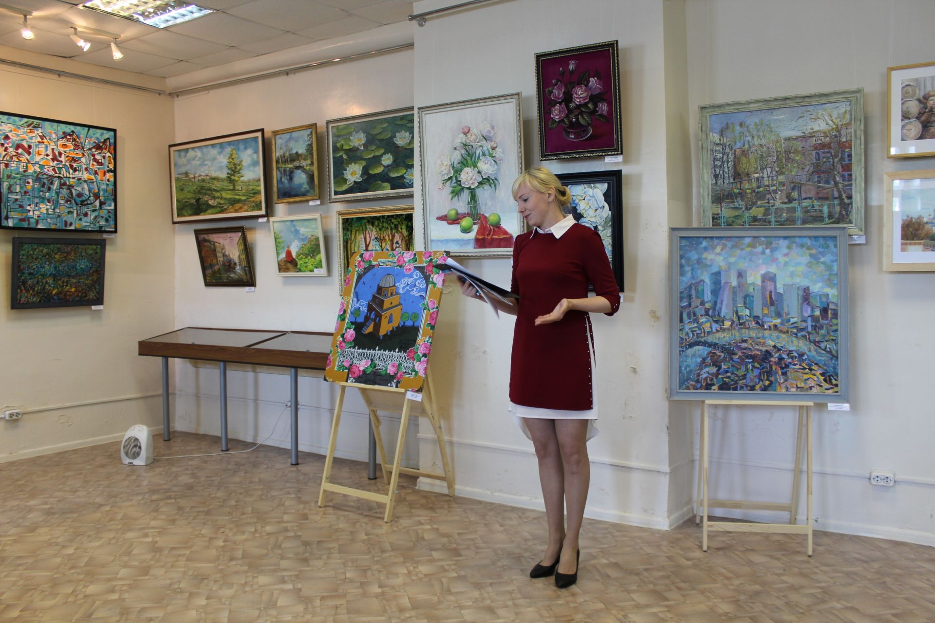 В Менделеевске открылась выставка молодых художников Закамья