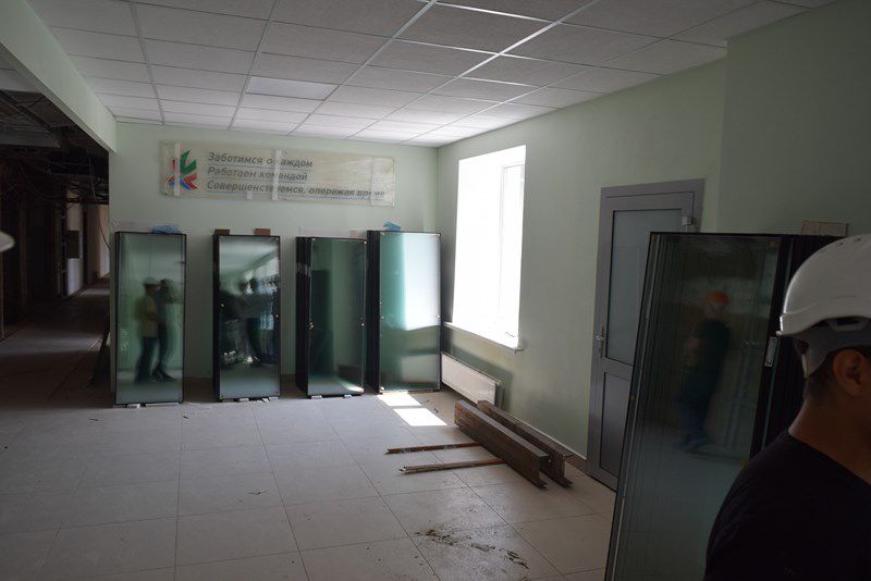 В здании поликлиники ЦРБ приступили к ремонту второго и третьего этажей
