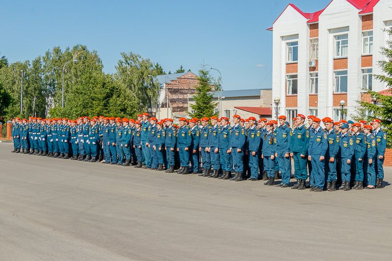 Глава района Валерий Чершинцев  принял участие в выпускном Тетюшского государственного колледжа гражданской защиты