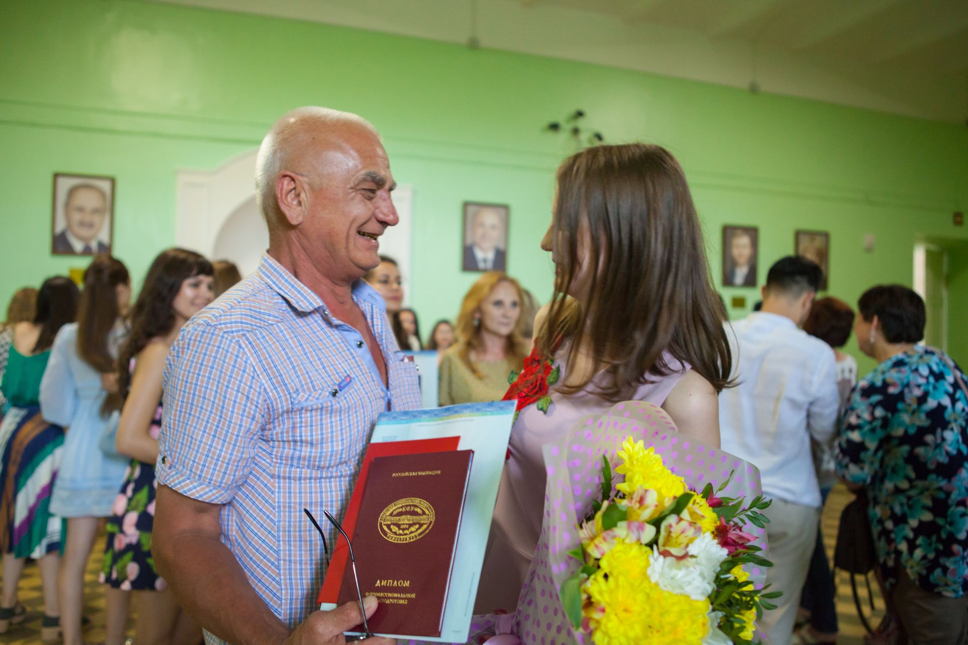 Менделеевчанка Альфина Шамсутдинова закончила Елабужский институт КФУ с красным дипломом