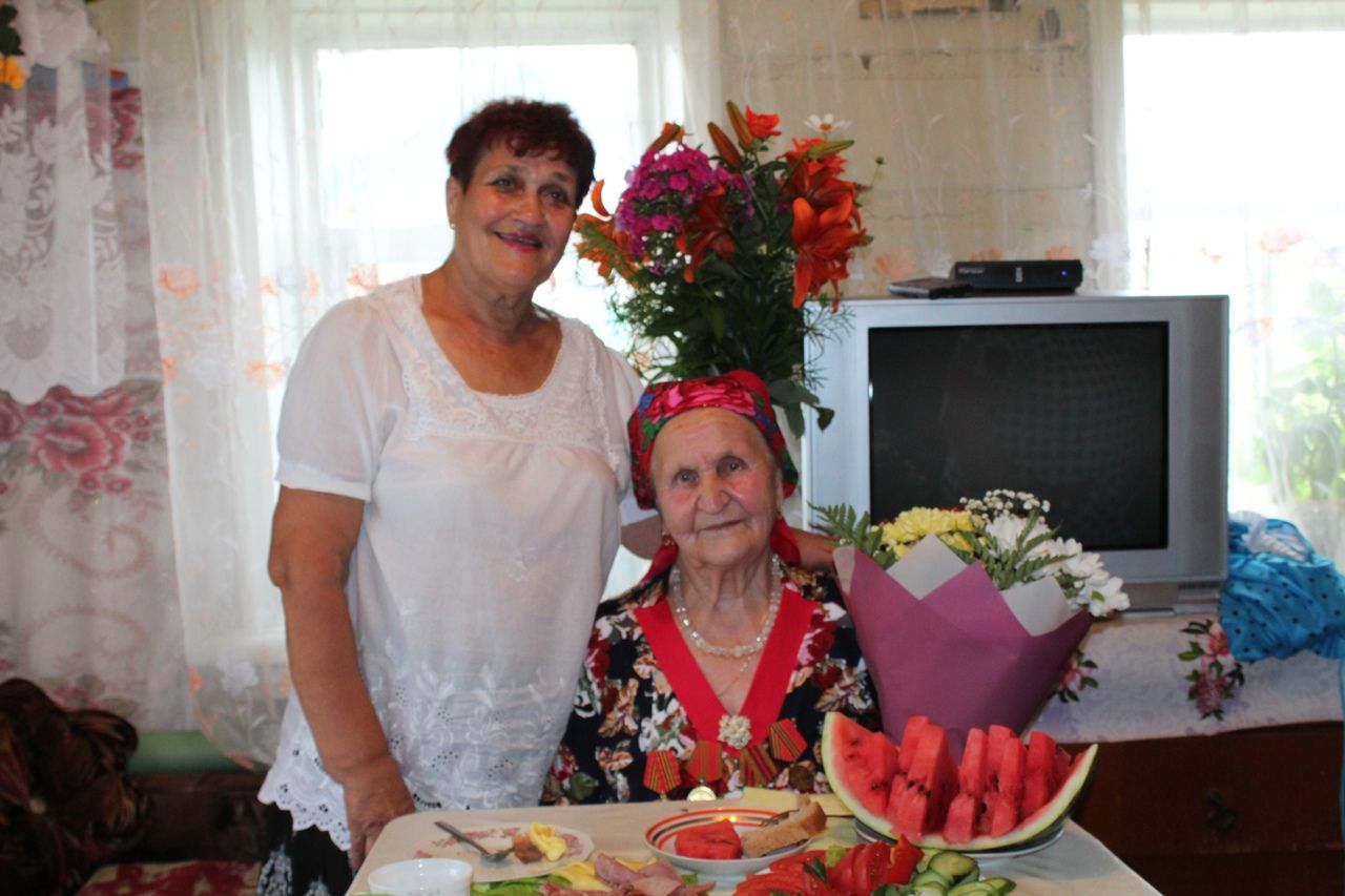 Жительница Менделеевского района Матрёна Ефремова отметила 90-летие