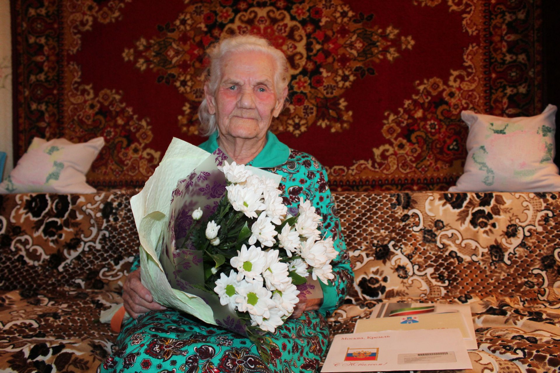 90-летие отметила менделеевчанка Тамара Белогубова