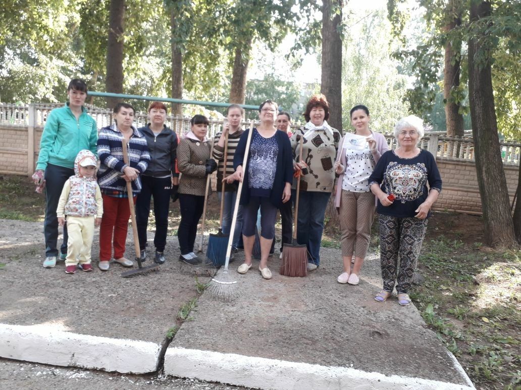 Менделеевцы за «Чистые дворы»: жители улицы Бурмистрова – участники экоакции