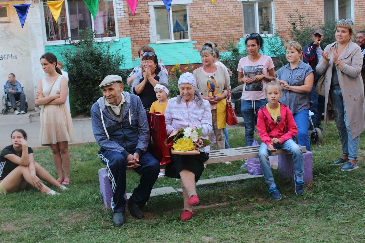 "Мой любимый, чистый двор": как жители Чоловского отметили праздник двора