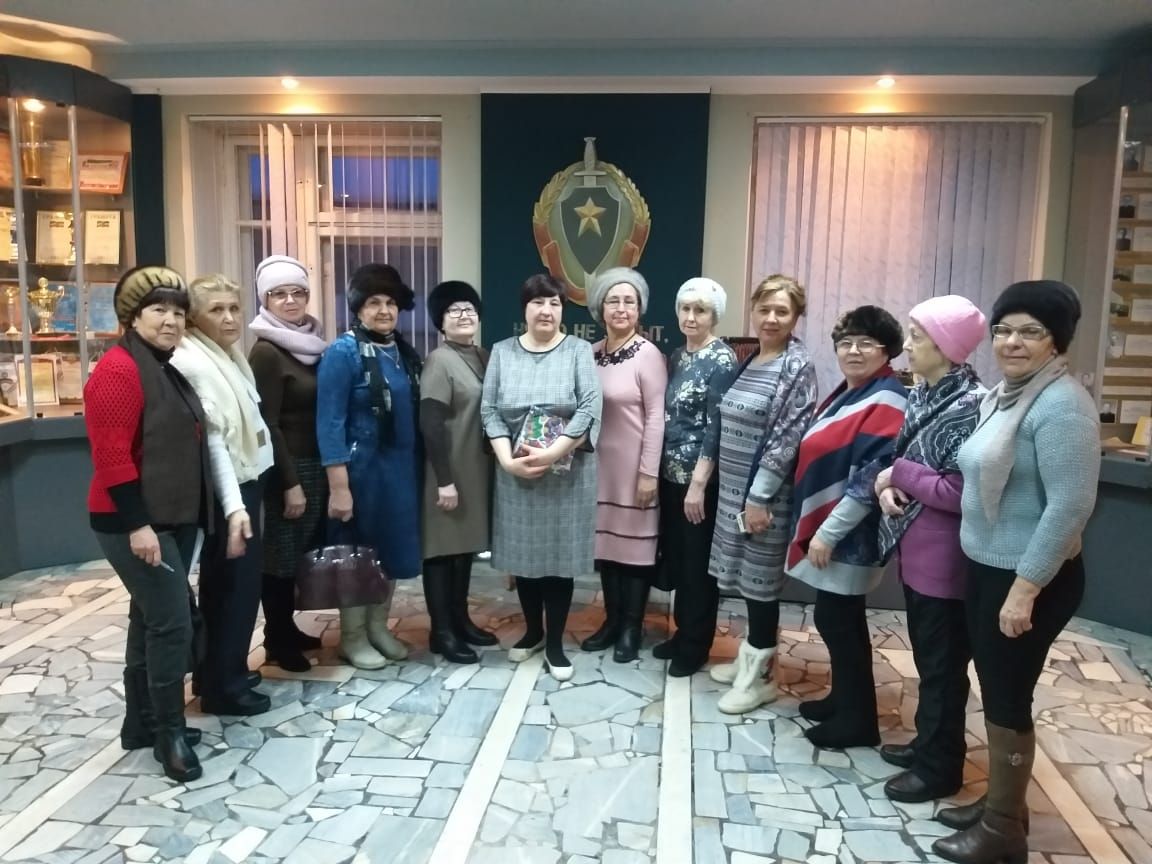 Менделеевские пенсионеры посетили музей полиции