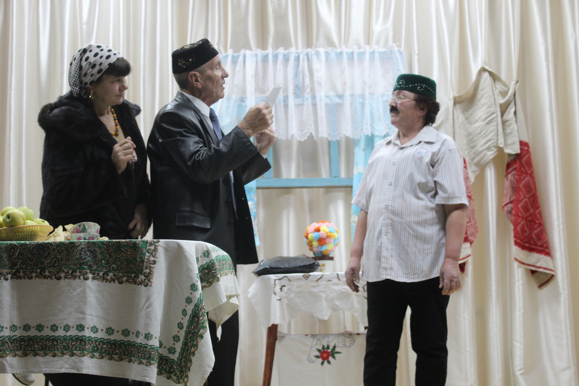 В Тураевском СДК показали спектакль-мелодраму «Сломанный браслет»