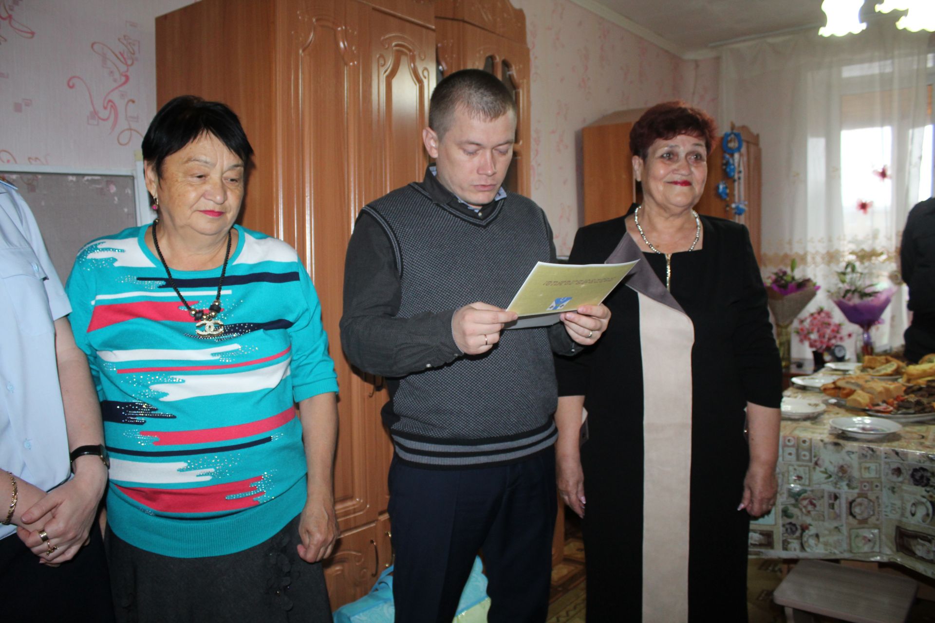 Менделеевчанка − ветеран химзавода имени Карпова Зайнап Шаихова отметила 80-летний юбилей