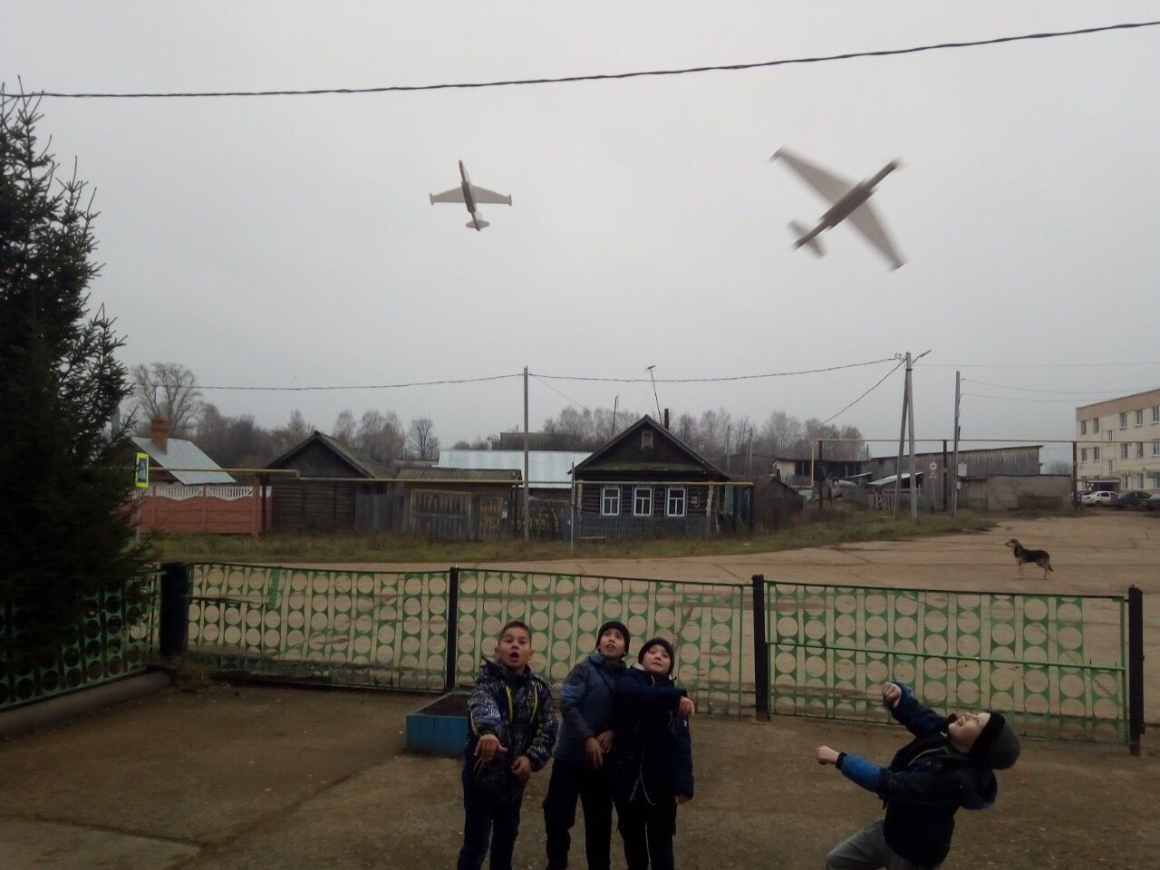В Менделеевском районе провели мастер-класс по изготовлению самолетов