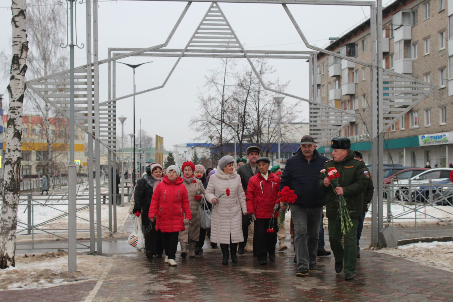 В Менделеевске прошли мероприятия, посвящённые Дню Героев Отечества