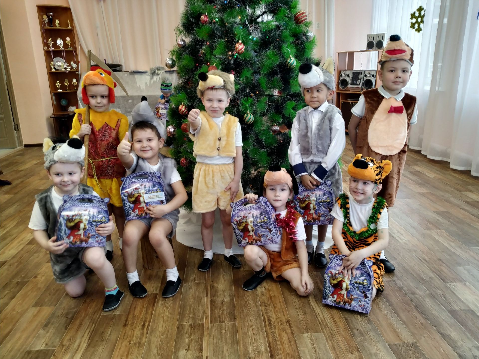 В Менделеевске стартовал парад новогодних утренников в детских садах