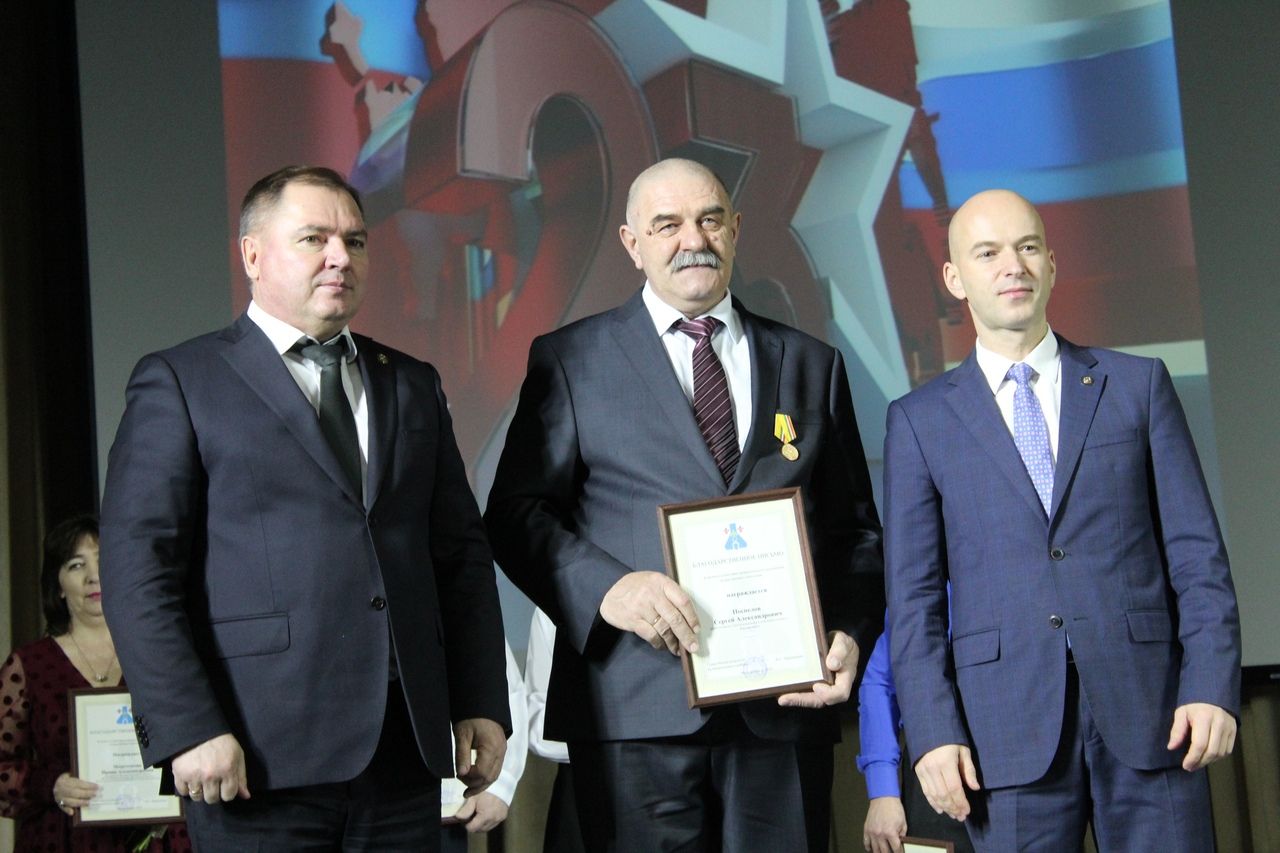 "Награды нашли своих героев": в  Менделеевске вручили медали защитникам Отечества
