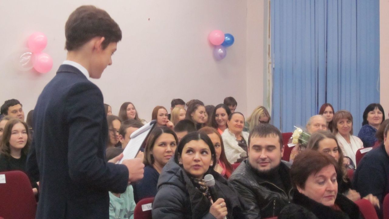 Снова за парту зовёт звонок: как в Менделеевске прошли встречи выпускников
