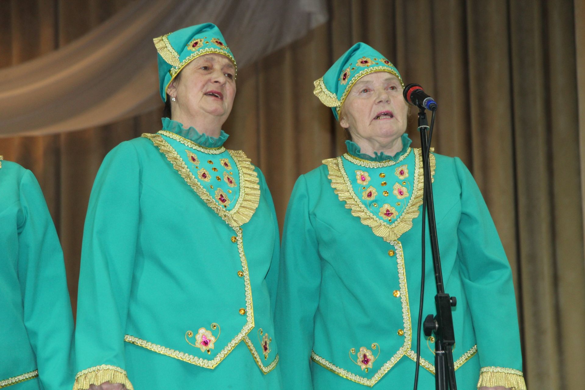 Менделеевские ветераны засияли на сцене: как в ДК имени Гассара прошёл фестиваль «Балкыш»