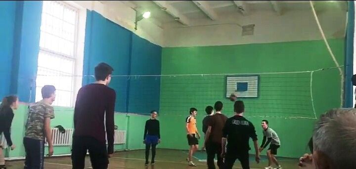 Как в Бизякинской школе прошли соревнования по волейболу среди любительских команд 