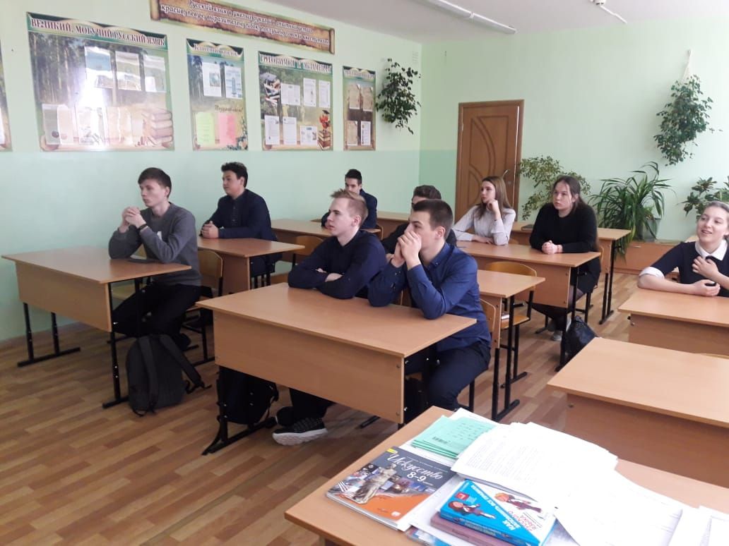 В школах Менделеевска прошла акция «108 минут с Гагариным»