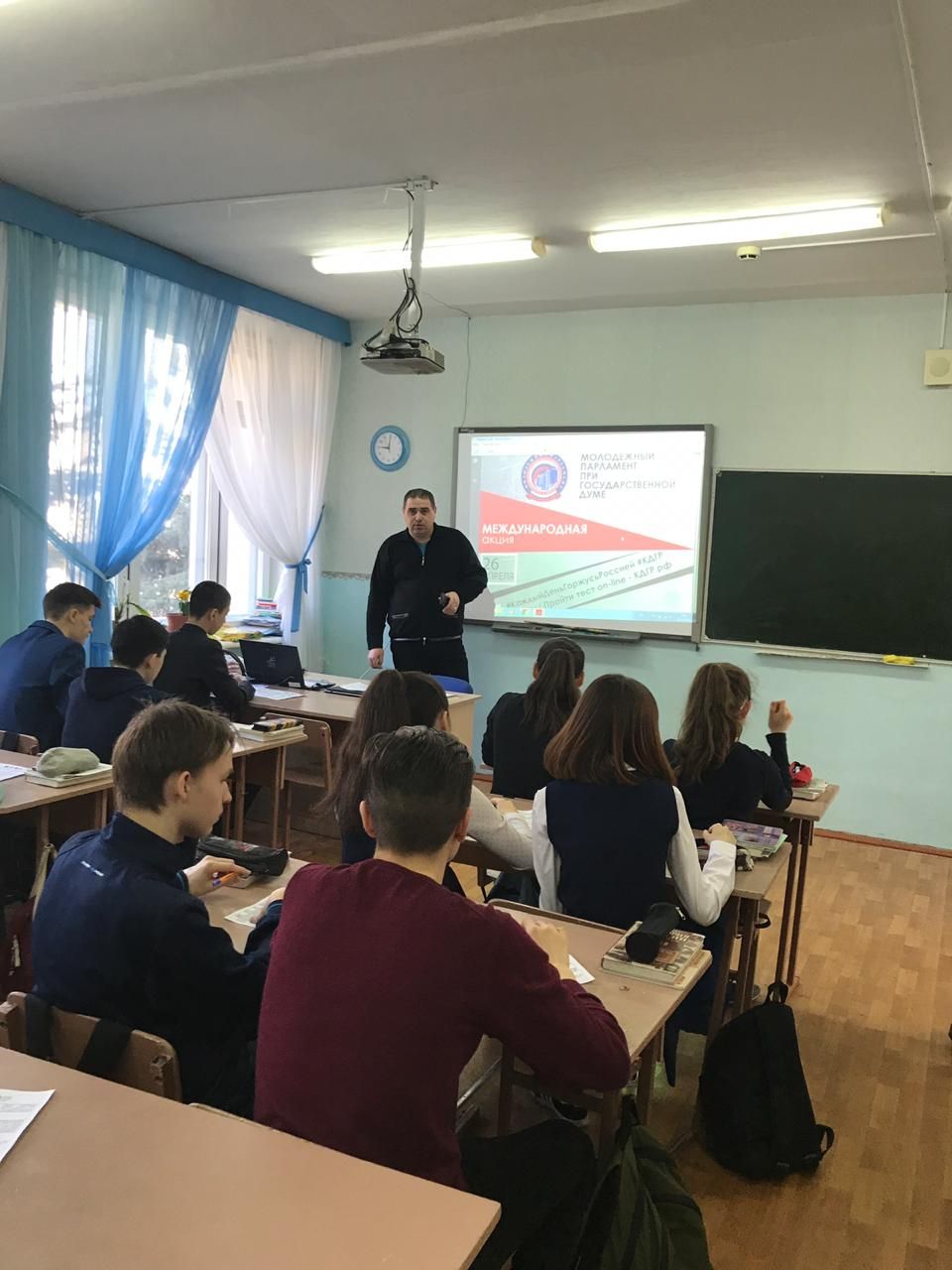 Менделеевские школьники написали тест по истории Великой Отечественной войны