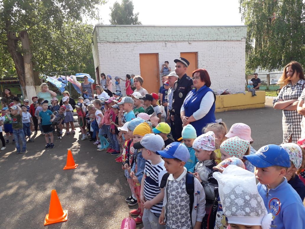 В Менделеевске состоялась акция «Ребенок – главный пассажир»