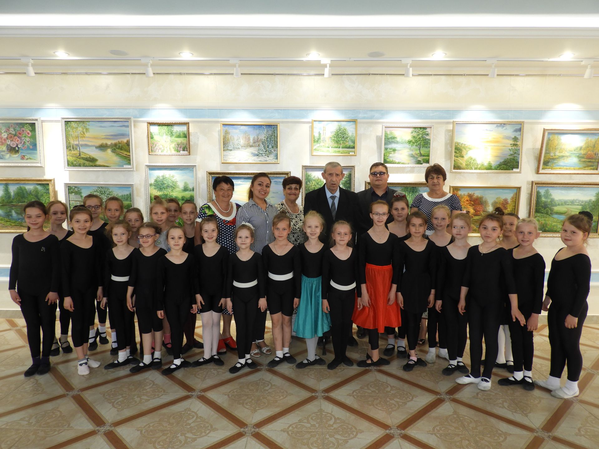 Михаил Чаговский посетил Детскую школу искусств