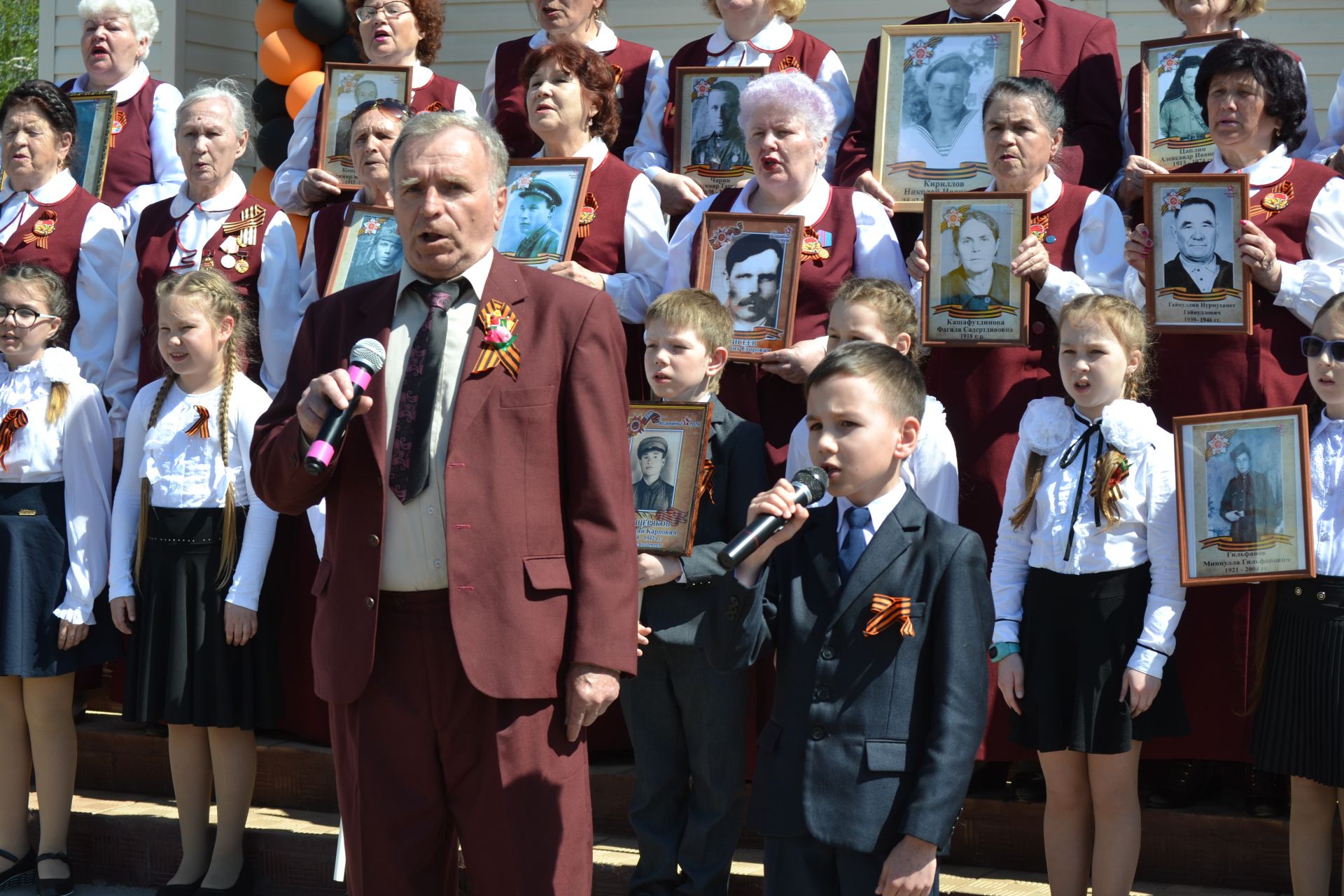 С портретами дедов в шествии «Бессмертного полка» прошли более 2, 5 тысяч менделеевцев