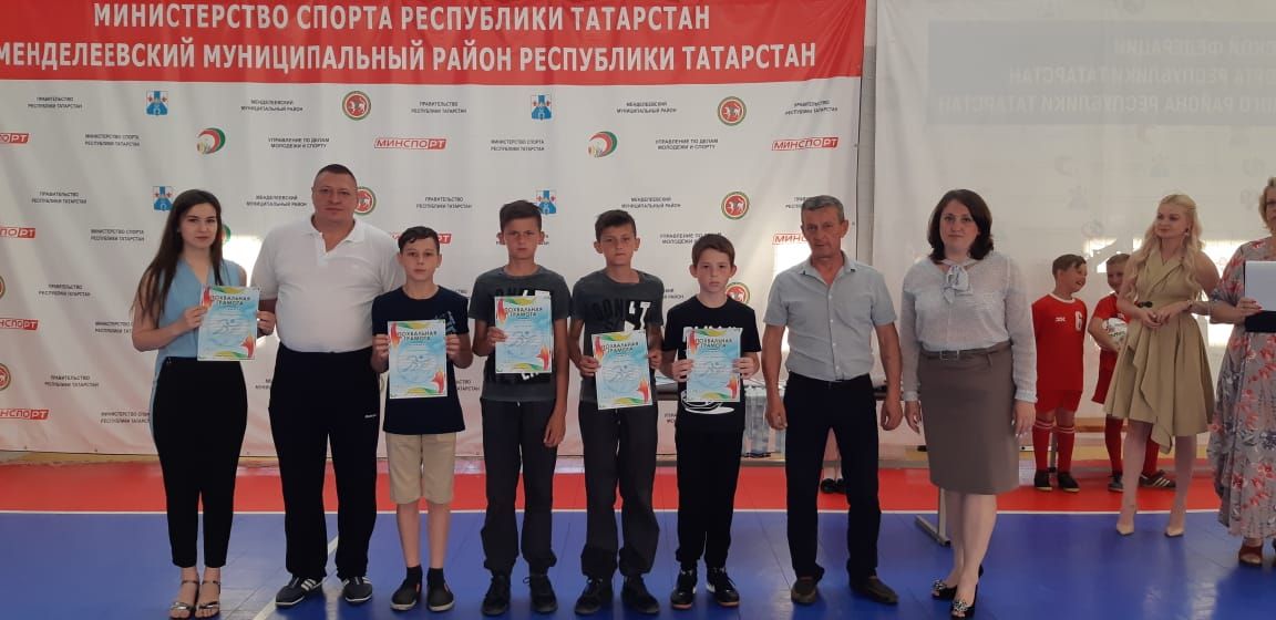 В спортивной школе «Батыр» прошла линейка, посвященная чествованию выпускников
