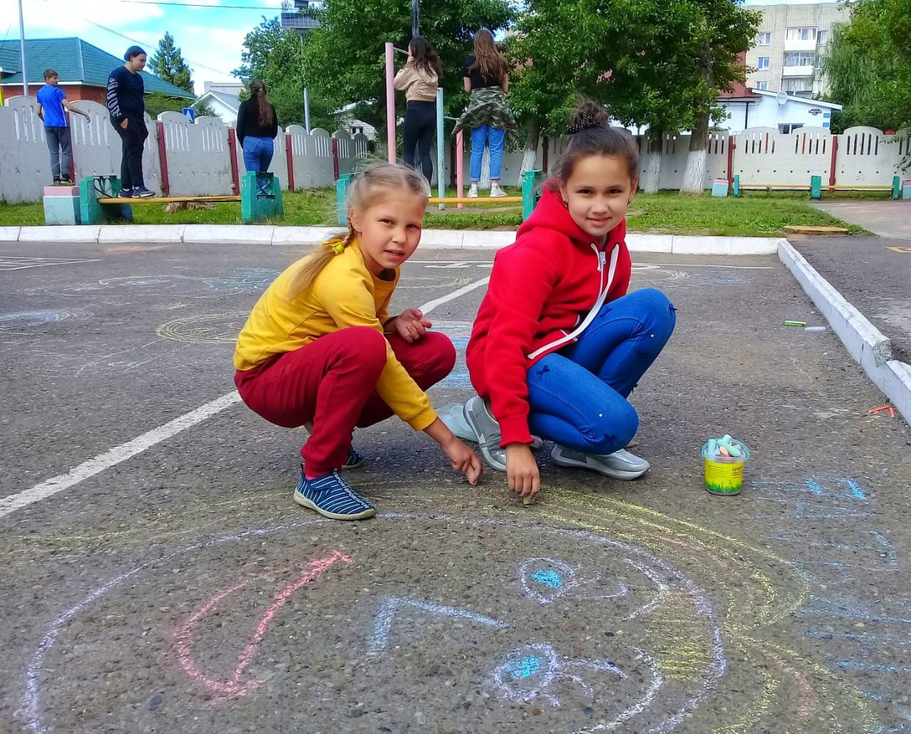 Юные гимназисты приняли участие в конкурсе «Я рисую счастье»