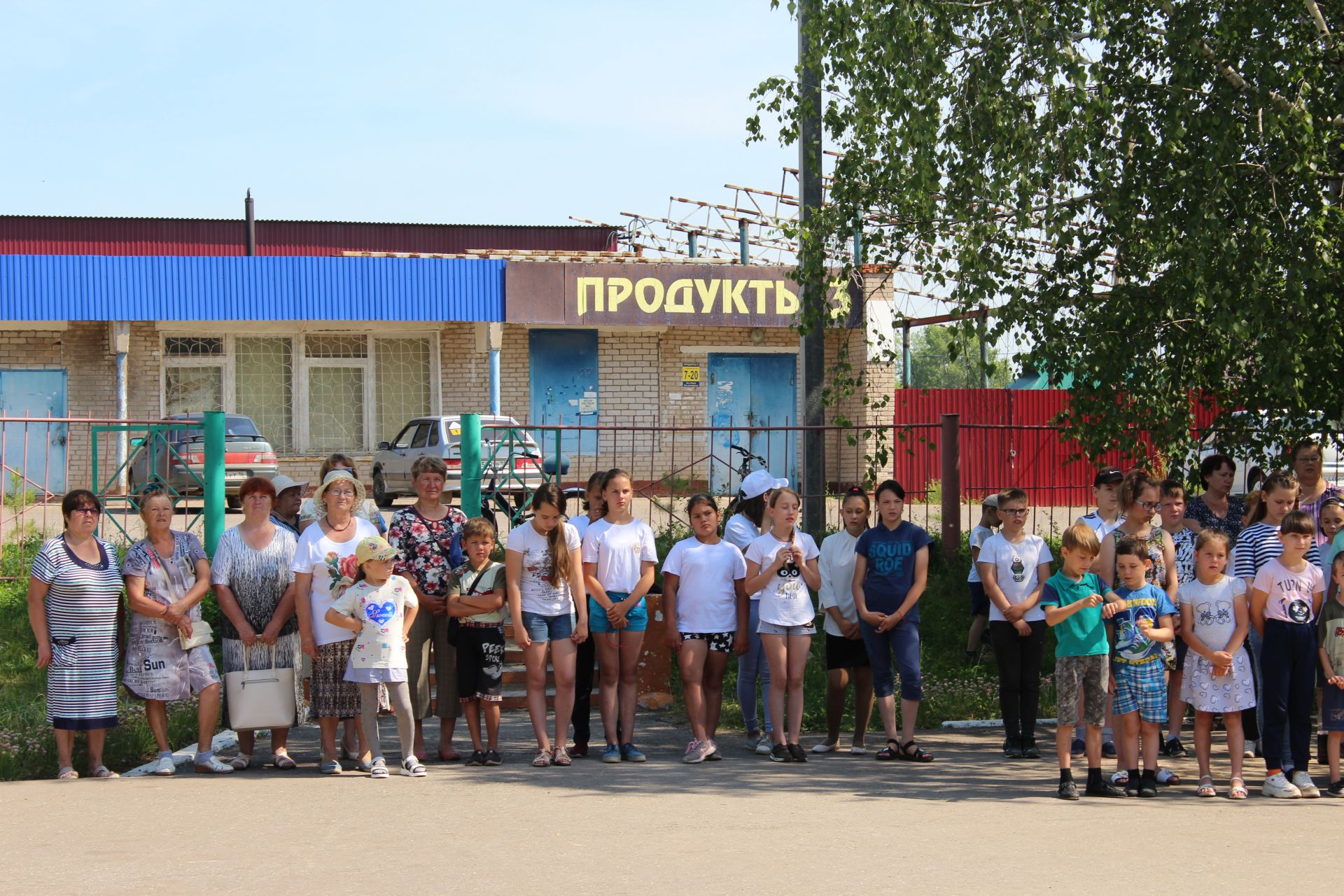 В канун Дня памяти и скорби молодогвардейцы Менделеевского района провели ряд мероприятий