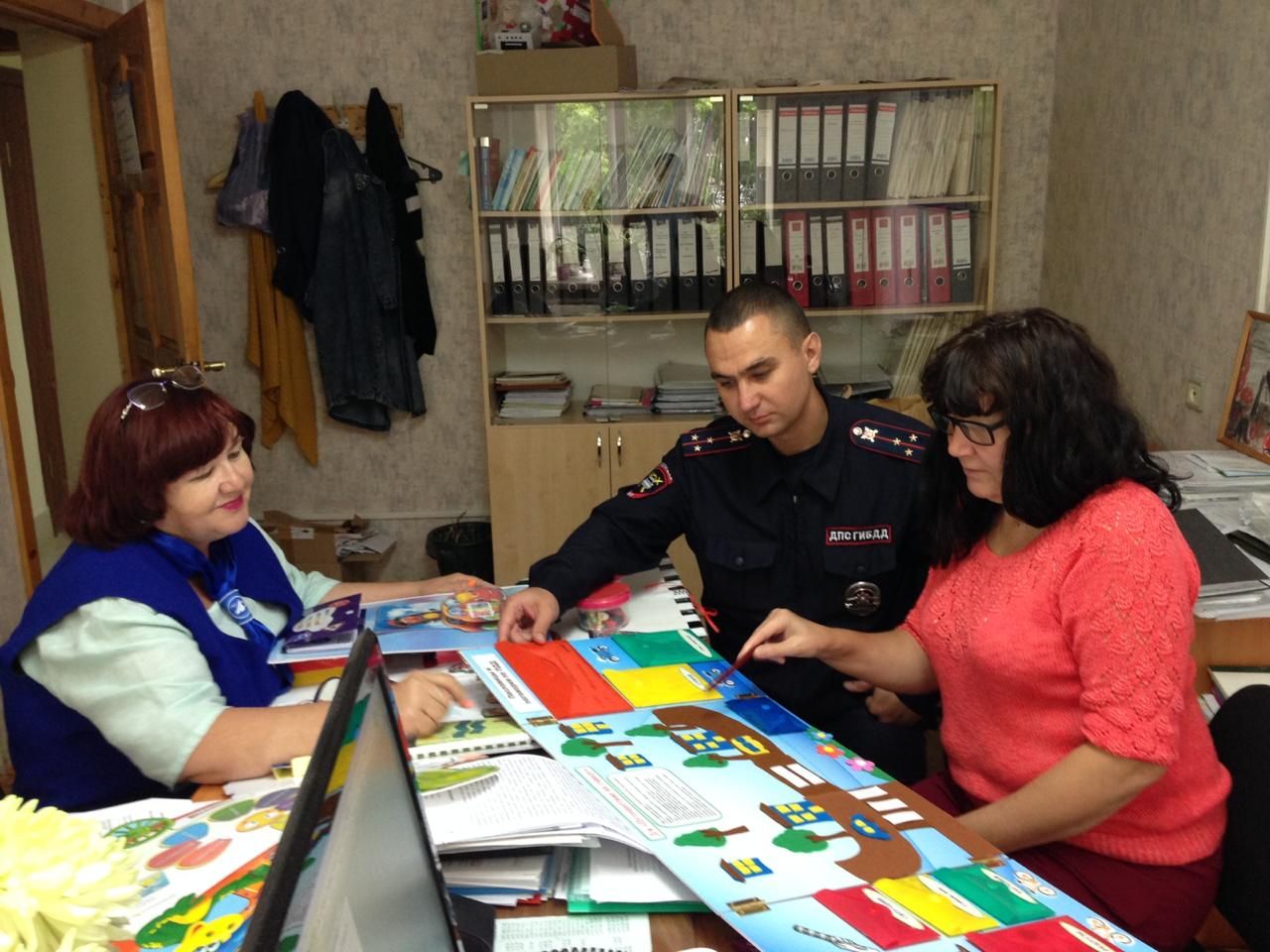 В Менделеевске прошел районный смотр-конкурс лэпбуков среди воспитателей детских садов