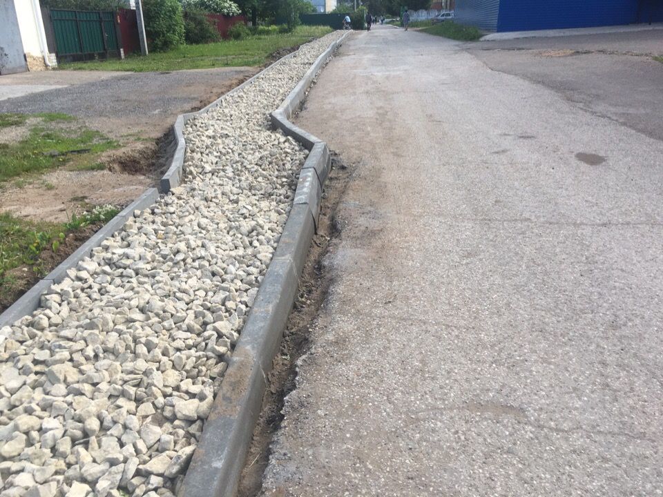 Большой ремонт: в Менделеевске устанавливают и ремонтируют тротуары