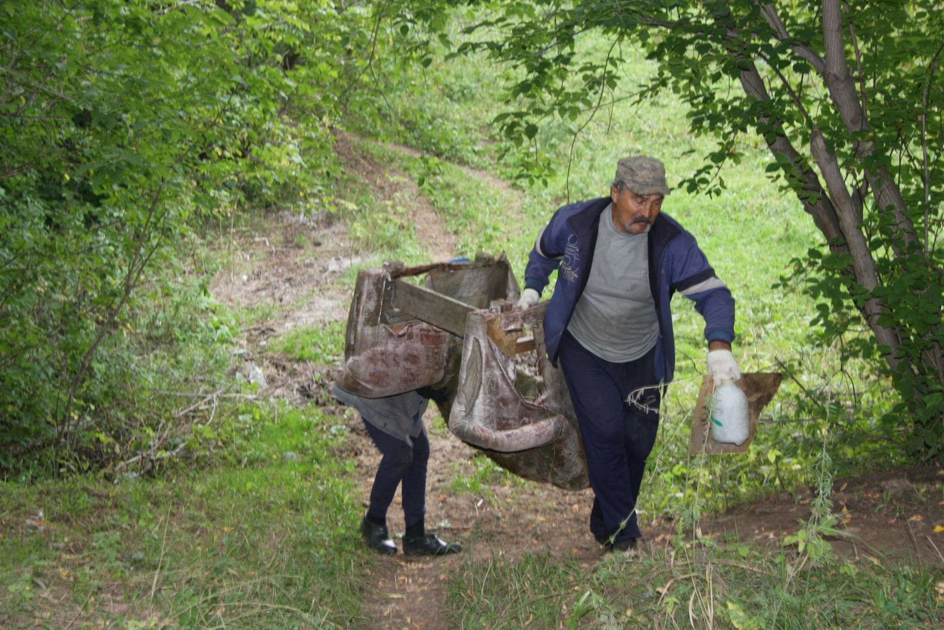 Менделеевцы очистили лес от 15 тонн мусора